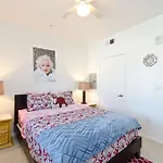 Hollywood Blvd Stars Suite