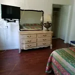 Little Inn Motel