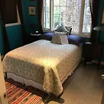 Elaine\'S Hollywood Bed & Breakfast