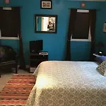 Elaine\'S Hollywood Bed & Breakfast