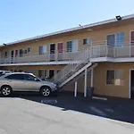 Top Hat Motel