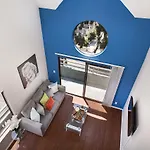 Hollywood Blvd Suite Plus Parking