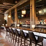 Bright, Cozy & Clean In Dtla W/ Amazing Rooftop!