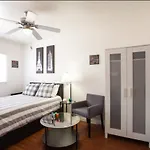 Hollywood Deluxe Suites