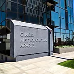 Ginosi Metropolitan Apartel