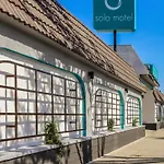 Solo Motel Broadway