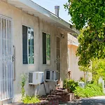 Charming 2Br Casita In Front Of Park
