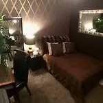 Efficiency Studios With Shared Bathroom-G2