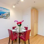 Deluxe Wilshire Apartments