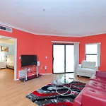 Deluxe Wilshire Apartments