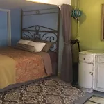 Tropical Bohemian One Bedroom In The Hollywood Hills