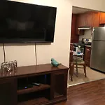 Apartment North Mansfield Ave