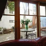 Tropical Bohemian One Bedroom In The Hollywood Hills