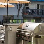 Popular Luxury Studio In The Heart Of Los Angeles