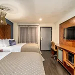 818 Hotel + Pool, an Ascend Hotel Collection Member
