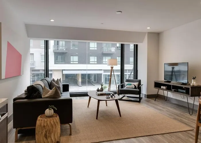 Modern & Spacious 2-Bedroom Dtla