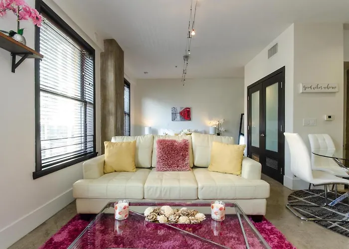 Fully Furnished Loft In Dtla Fashion District