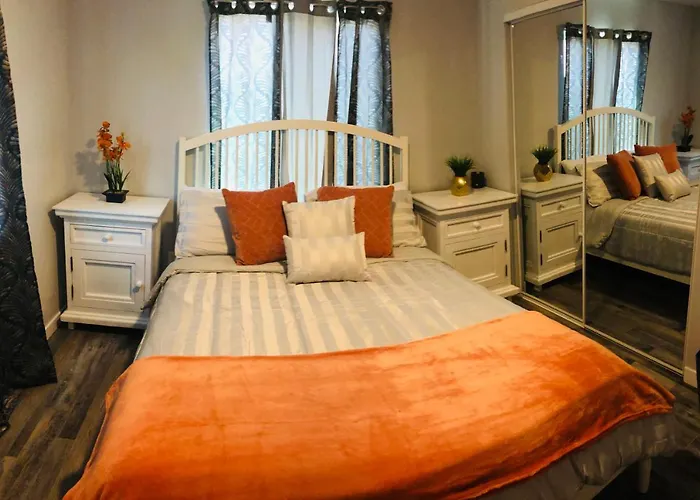 Cozy And Comfy Rooms Near Sofi Stadium, Dtla, Usc, Lax, Hollywood, Beaches Shared Home