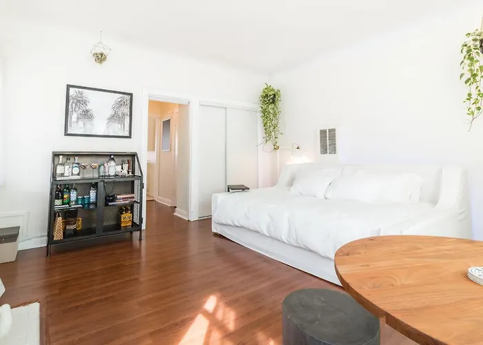 Sunny Boho Chic West Hollywood Flat!