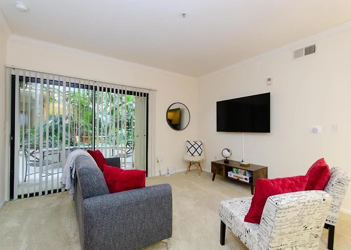 Located Perfectly 2 Bedroom Downtown Los Angeles