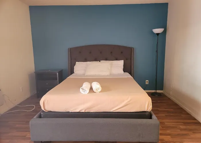 Charming Hotel Style Beverly Hills