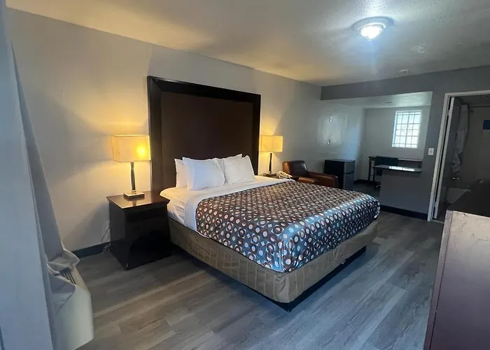 Goldstar Inn Motel