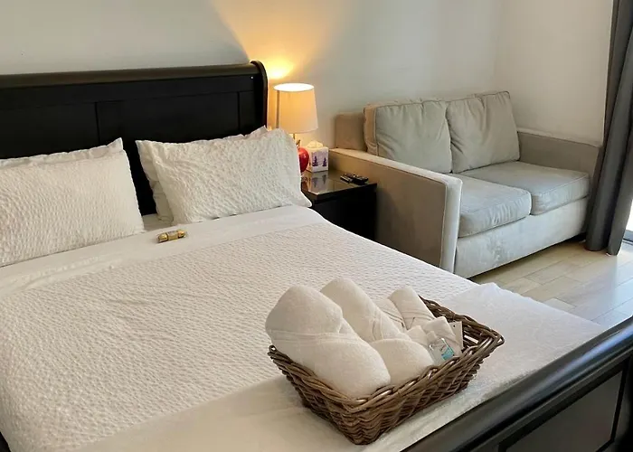 Hollywood\'S Suite