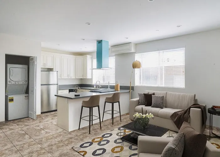 New Luxury Hollywood Sign View- Condo