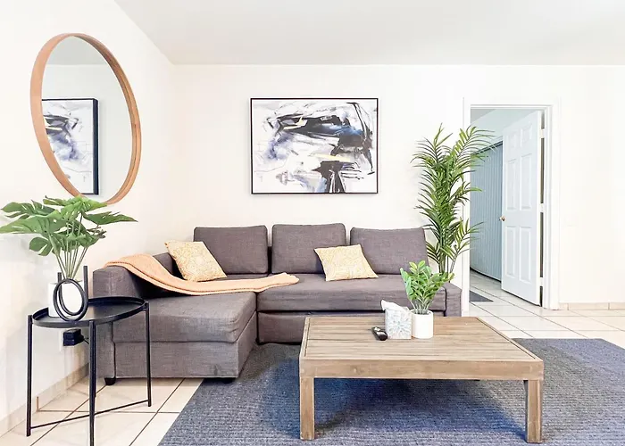 Cheerful 1-Bedroom Home