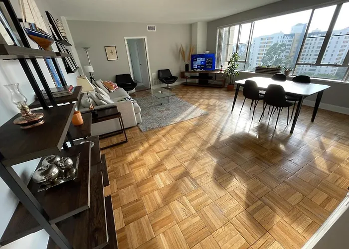 La Brea Apartment