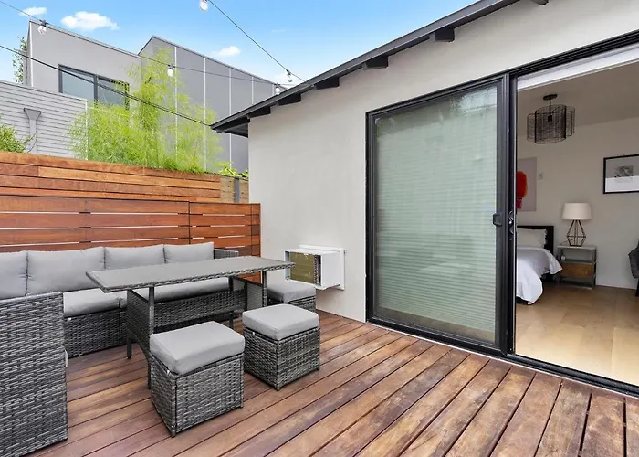 Modern Guest Room