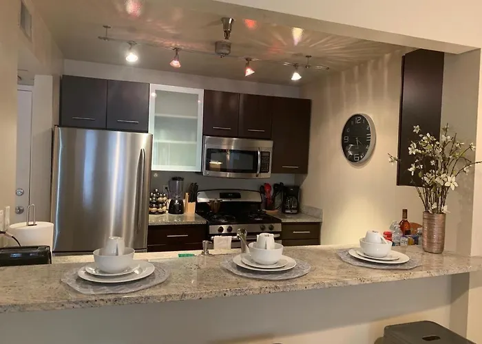 Hollywood Loft Spectacular Free Parking