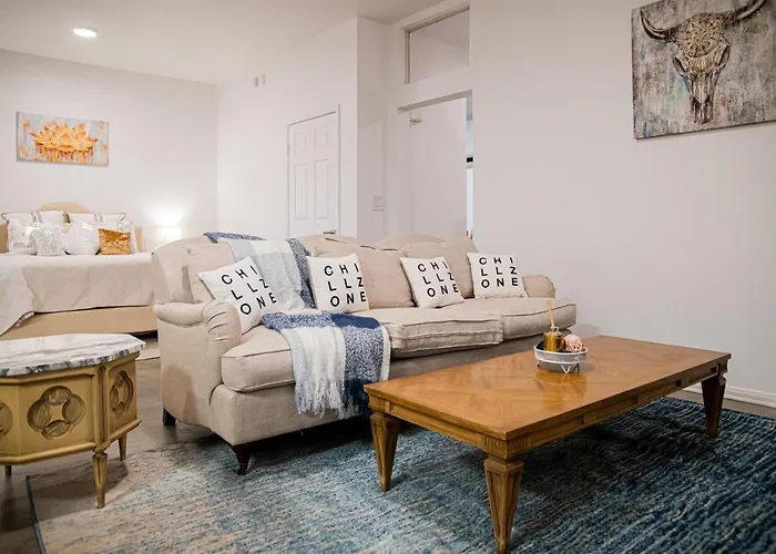 Live And Work Space In Hollywood