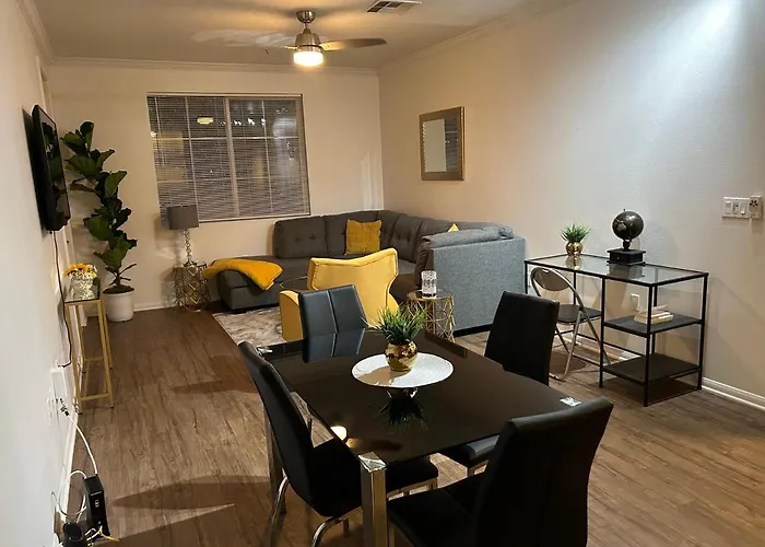 Marina Del Rey 2 Bedroom Apartment