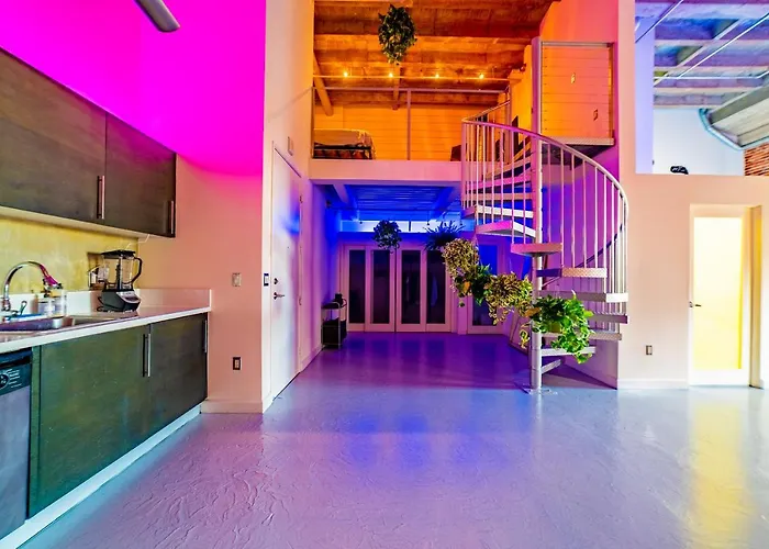 Downtown La 2 Story Artist Loft With Views