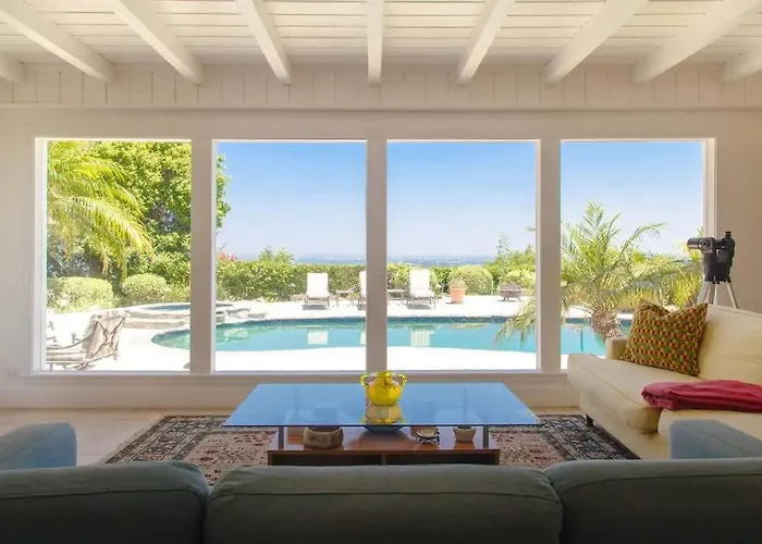 Amazing View-Pool-Spa Home Near Universal Studios & Beverly Hills