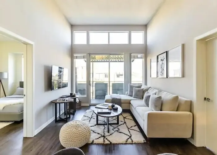 Luxury 2Bedroom 2Bath Santa Monica