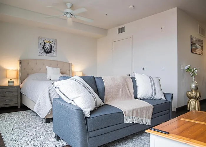 Luxury Studio Ph In Hollywood