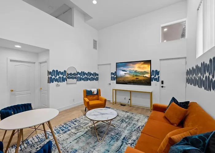 Cozy And Spacious Loft In Beverly Hills