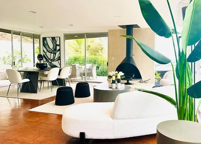 Urban Oasis: Stylish Mid-Century Home In Weho