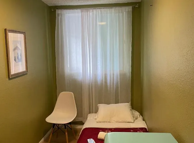 Small Private Room In Los Angeles With Free Strong Wifi!!!