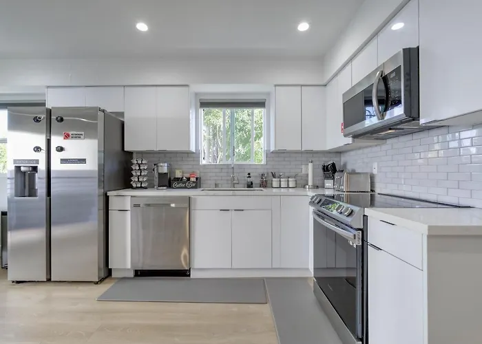 Modern Apartment In Studio City