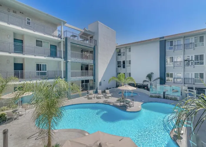Lux Oasis In West Hollywood, Free Parking & Swimming Pool