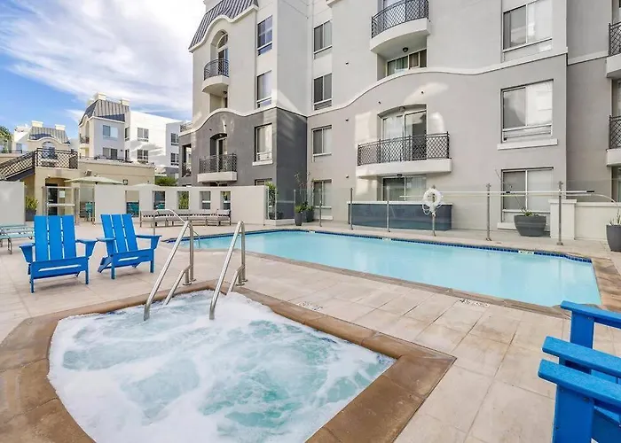 Marina Del Rey Apartment Luxury Pool, Gym, Parking, Bbq