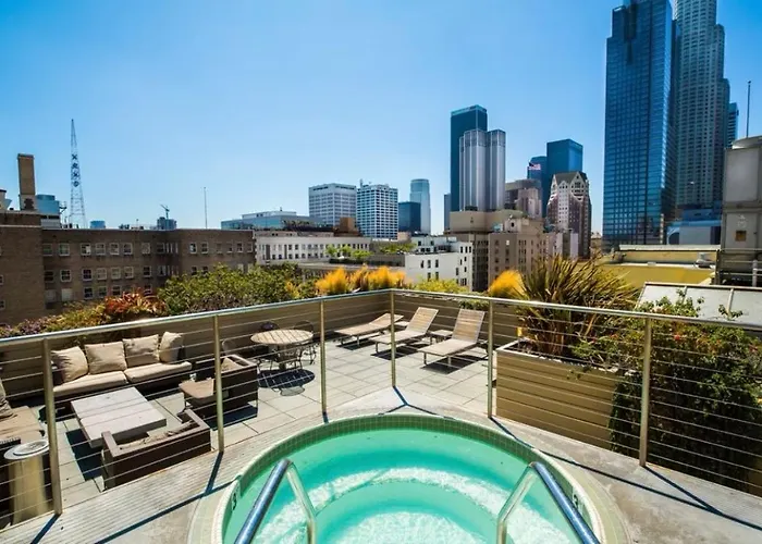 Historic Downtown La Loft - Urban Charm