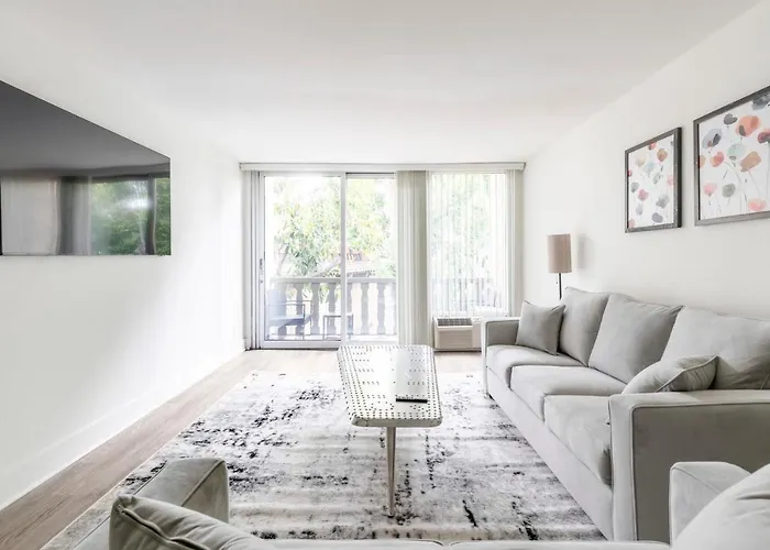 New Luxury Apartment Weho Boys Town