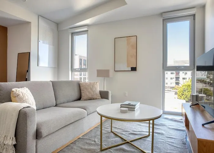 Culver City Studio W Gym Lounge Grill Nr 405 Lax-1132