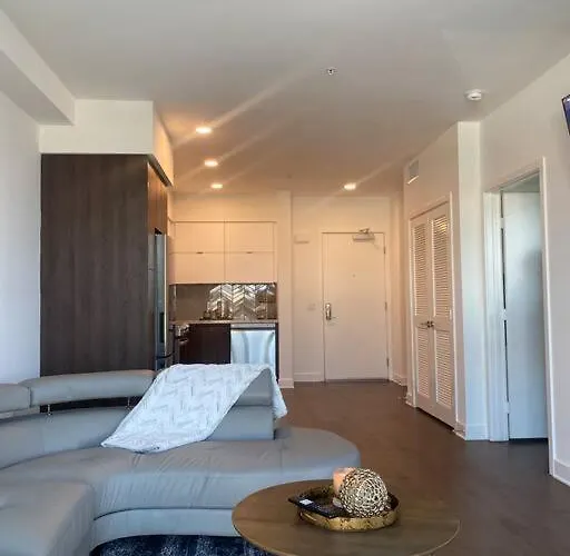 Relax On Wilshire With A View