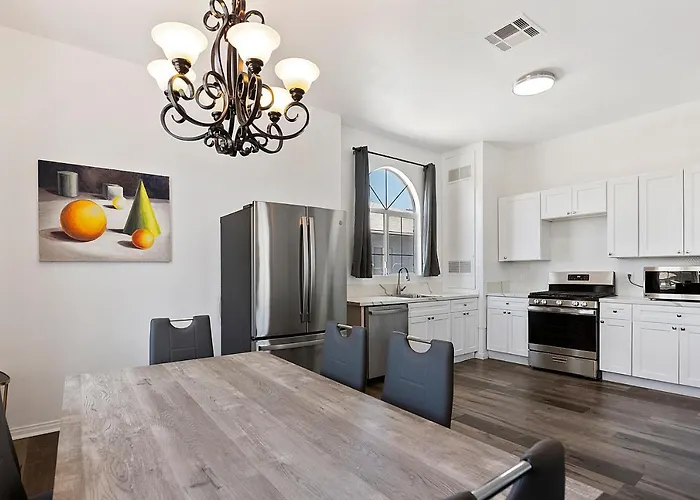 Large 4Bed 3Bath Near Universal Studio Burbank Airport Hollywood In Los Angeles