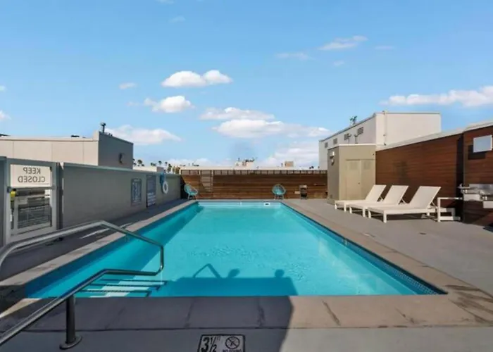 Beryl Breeze - Rooftop Pool Sunny 2Br By The Pier
